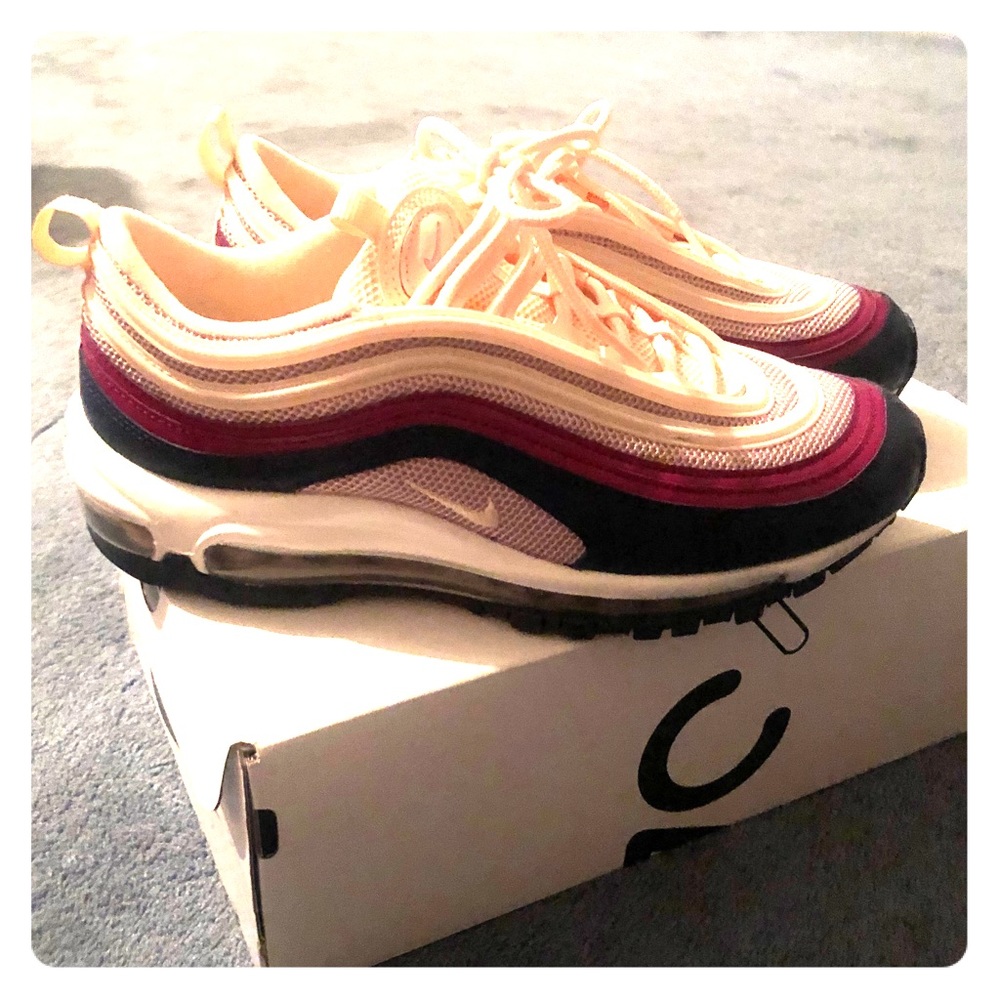 Crimson tint size 8 air max 97